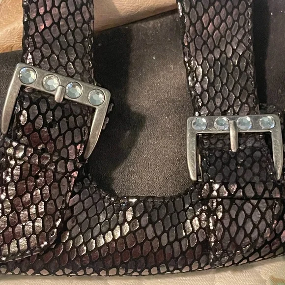 Vionic Black Sandals Double-Strap Casual Slip-On - Picture 4 of 7